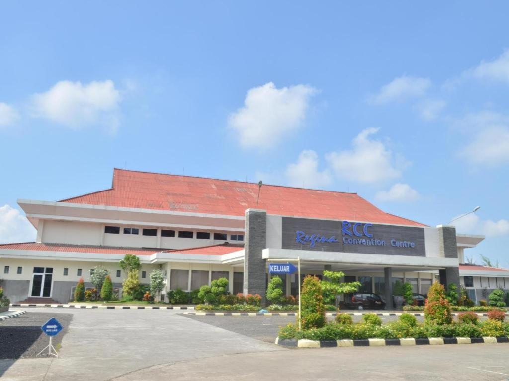 Regina Hotel Pemalang Zewnętrze zdjęcie